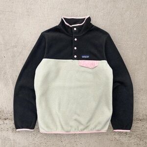 Patagonia Women’s Lightweight Synchilla Snap-T Fleece Pullover